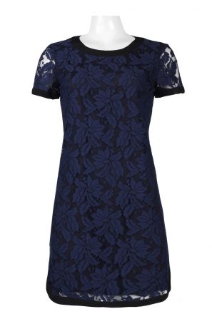 Donna Morgan Scoop Neck Short Sleeve Zipper Back Floral Lace Dress